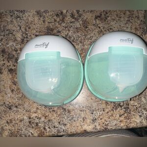 Motif Aura Glow breast pump
